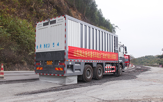 九州陆达牌粉料撒布车广西南宁道路建设